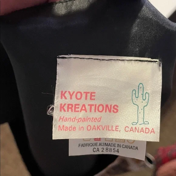 Handpainted Dog Print Vest - Picture 6 of 7